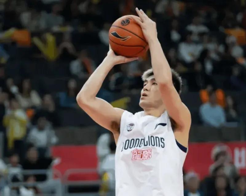 华体会.com-郭艾伦刚复出就统治加时！低开高走16分，结合球与变向仍具杀伤力